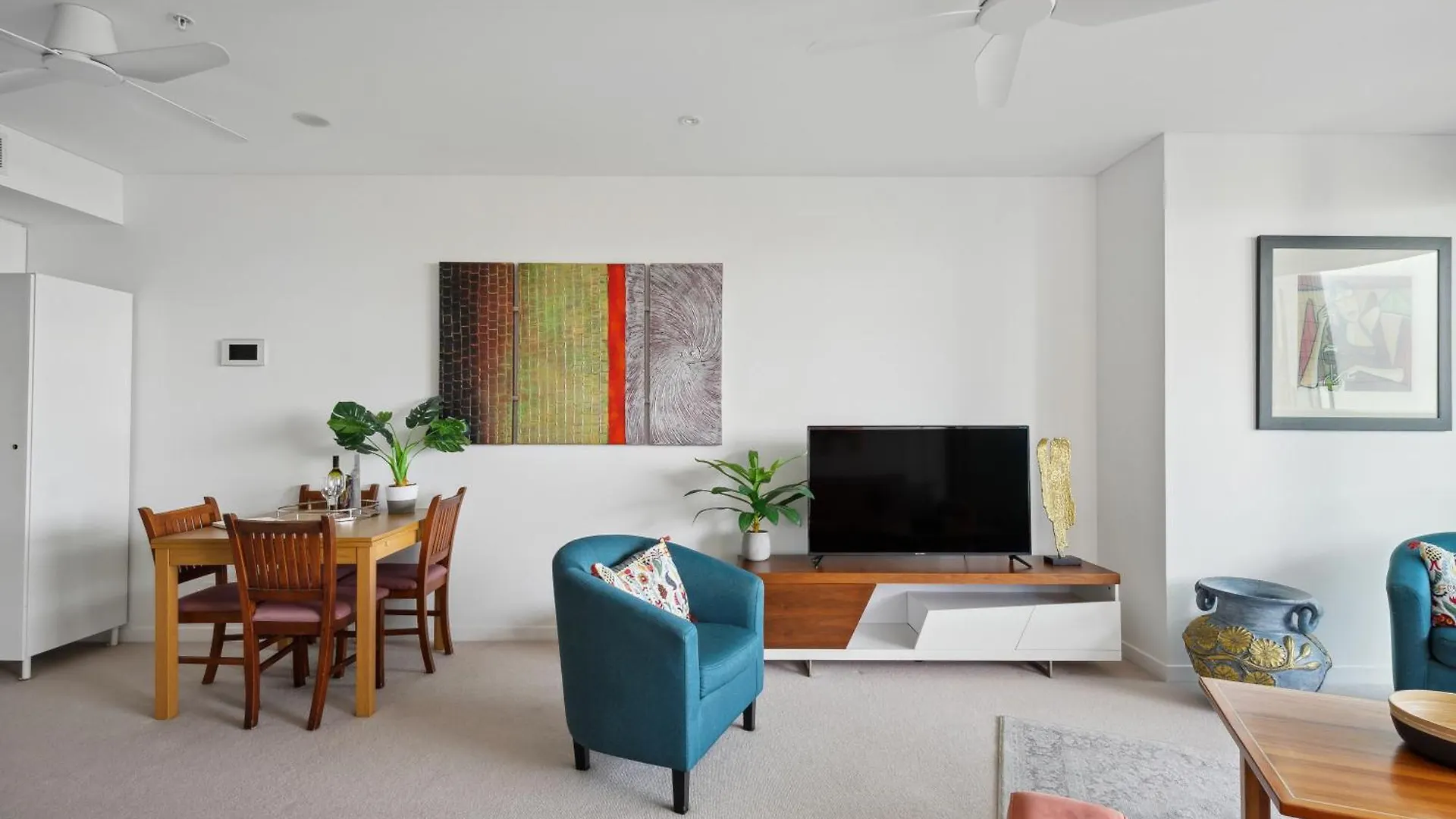 Balcony With Gardens&River Views By Stylish Stays Brisbane Australia