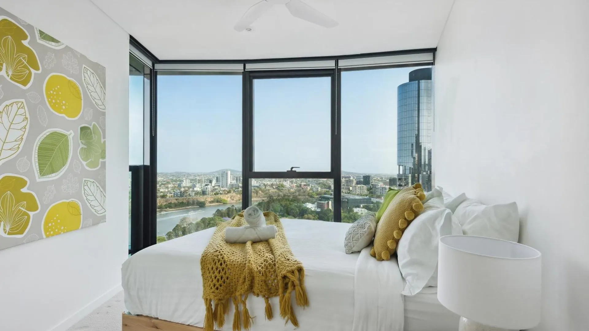 Balcony With Gardens&River Views By Stylish Stays Brisbane Apartment
