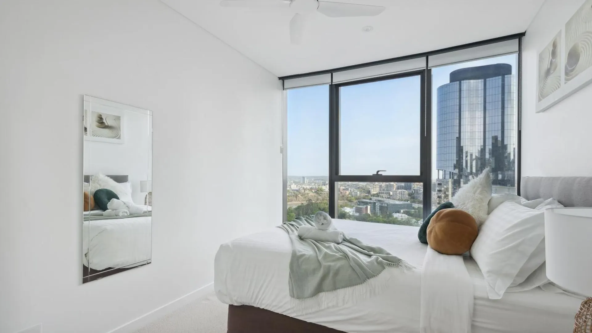 Balcony With Gardens&River Views By Stylish Stays Brisbane 0*,  Australia