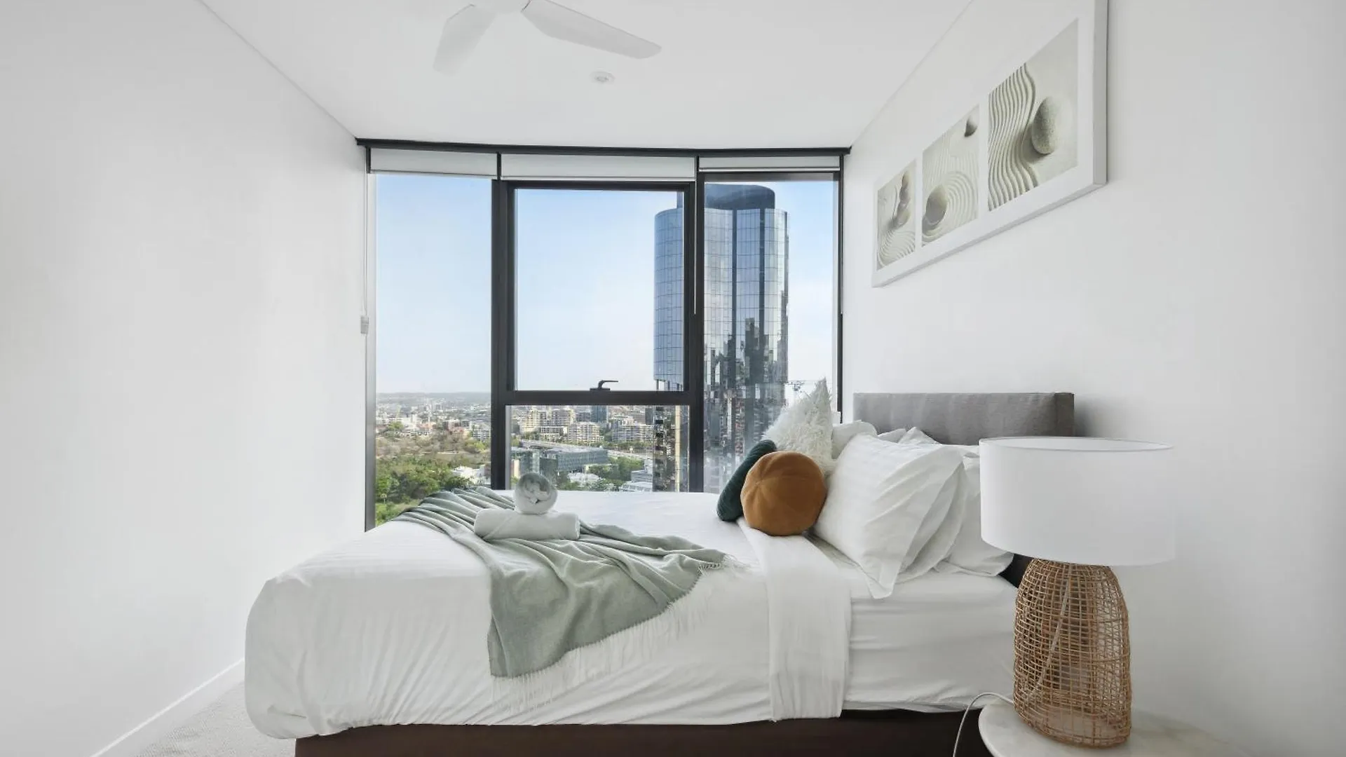 Balcony With Gardens&River Views By Stylish Stays Brisbane